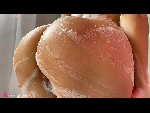❤️ 布鲁内特在淋浴时用振动器自慰阴部达到强烈的高潮 ☑ Porno❌️❤
